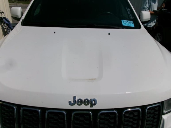 2017 Jeep Grand Cherokee Altitude z VIN 1C4RJFAGXHC821197, wystawiony jako IAAI lot #42402173 z przebiegiem 132 054 mil mil oraz . Historia ofert i sprzedaży dostępna na DreamBid. Obrazek 14.
