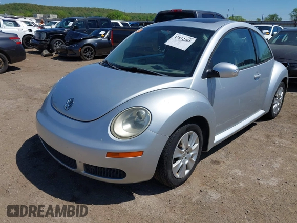 2008 Volkswagen New Beetle Coupe S with VIN 3VWRW31C88M509260, listed as a IAAI auction lot 42032305 with 122,760 mi miles. Bid and sale history available at carsss.com. Image 17.