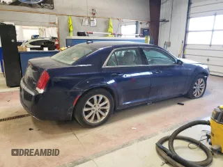 2017 Chrysler 300 Limited z VIN 2C3CCARG3HH622016, wystawiony jako Copart lot #49293935 z przebiegiem Nie podano mil oraz Szkoda całkowita • Salvage title. Historia ofert i sprzedaży dostępna na DreamBid. Obrazek 3.