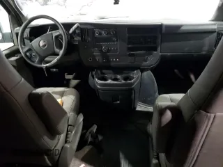 2019 GMC Savana Cargo Van with VIN 1GTW7AFP8K1173018, listed as a Copart auction lot 89339605 with 0 mi miles and Salvage Title. Bid and sale history available at carsss.com. Image 8.