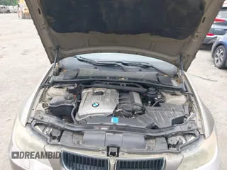 2006 BMW 3 Series 325i with VIN WBAVB13556PT20800, listed as a IAAI auction lot 42072125 with 183,274 mi miles. Bid and sale history available at carsss.com. Image 10.