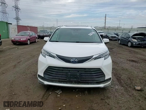 2021 Toyota Sienna LE z VIN 5TDBSKFC4MS022005, wystawiony jako Copart lot #50769965 z przebiegiem 108 694 mil mil oraz Szkoda całkowita • Salvage title. Historia ofert i sprzedaży dostępna na DreamBid. Obrazek 12.