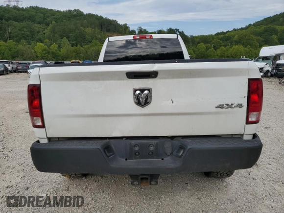 2018 Ram 2500 Tradesman z VIN 3C6TR5HTXJG411392, wystawiony jako Copart lot #65547024 z przebiegiem 136 732 mil mil oraz Szkoda całkowita • Salvage title. Historia ofert i sprzedaży dostępna na DreamBid. Obrazek 6.