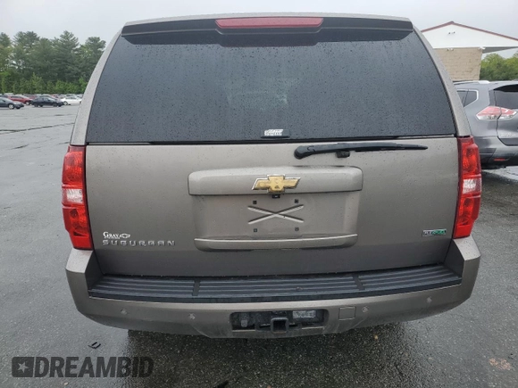 2011 Chevrolet Suburban LT z VIN 1GNSKJE39BR161772, wystawiony jako Copart lot #57075955 z przebiegiem Nie podano mil oraz Czysty tytuł • Clean title. Historia ofert i sprzedaży dostępna na DreamBid. Obrazek 6.