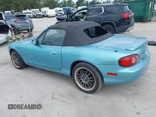 2001 Mazda MX-5 Miata z VIN JM1NB353510208607, wystawiony jako IAAI lot #42780318 z przebiegiem 111 883 mil mil oraz . Historia ofert i sprzedaży dostępna na DreamBid. Obrazek 3.