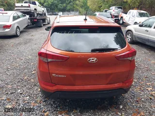 2016 Hyundai Tucson SE with VIN KM8J33A49GU118366, listed as a IAAI auction lot 40450987 with 89,118 mi miles. Bid and sale history available at carsss.com. Image 17.