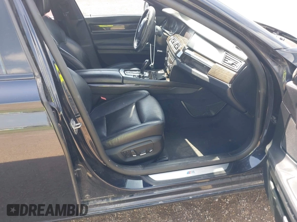 2013 BMW 7 Series 750Li с VIN WBAYE8C5XDD132351, выставлен на аукционе IAAI как лот 42229382 с пробегом 145 088 миль миль и . История ставок и продаж доступна на DreamBid. Изображение 5.
