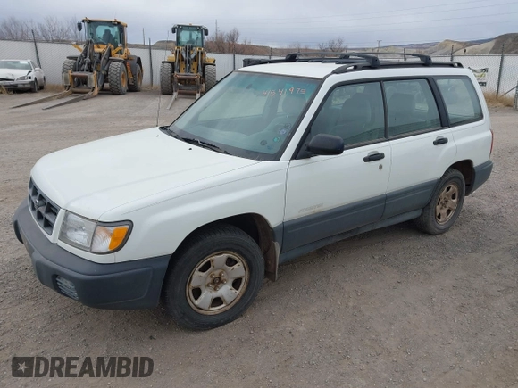 1998 Subaru Forester L with VIN JF1SF635XWH753021, listed as a IAAI auction lot 41541975 with 236,425 mi miles. Bid and sale history available at carsss.com. Image 2.