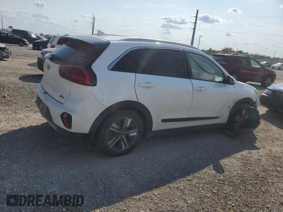 2020 Kia Niro EX Premium with VIN KNDCE3LC8L5421039, listed as a Copart auction lot 71419004 with 104,070 mi miles and Salvage Title. Bid and sale history available at carsss.com. Image 3.