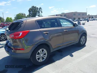 2011 Kia Sportage LX z VIN KNDPB3A25B7099564, wystawiony jako IAAI lot #42328113 z przebiegiem 173 372 mil mil oraz . Historia ofert i sprzedaży dostępna na DreamBid. Obrazek 4.