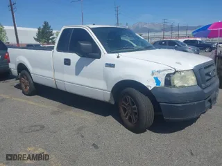 2005 Ford F-150 XL with VIN 1FTRF12W65NB10302, listed as a IAAI auction lot 41975159 with 186,186 mi miles. Bid and sale history available at carsss.com. Image 1.