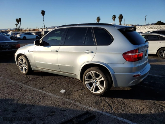 2010 BMW X5 M with VIN 5YMGY0C58ALK25756, listed as a Copart auction lot 88605445 with NaN miles and Clean Title. Bid and sale history available at carsss.com. Image 2.