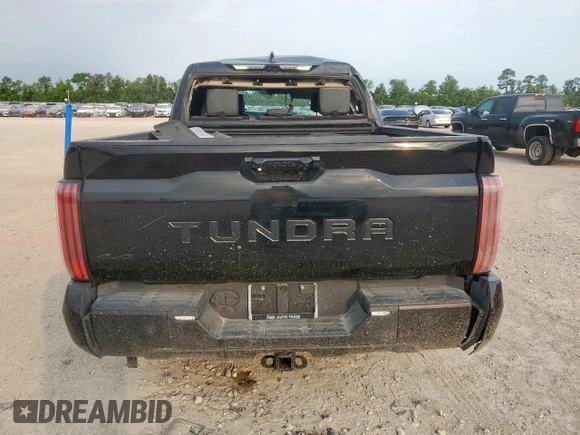 2024 Toyota Tundra Limited Hybrid z VIN 5TFWC5DB6RX067619, wystawiony jako Copart lot #54936195 z przebiegiem 5 792 mil mil oraz Szkoda całkowita • Salvage title. Historia ofert i sprzedaży dostępna na DreamBid. Obrazek 6.