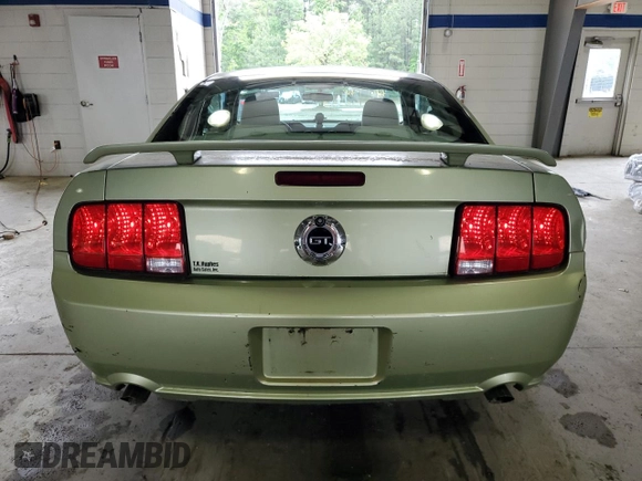2005 Ford Mustang GT Deluxe z VIN 1ZVFT82H955226208, wystawiony jako Copart lot #57264705 z przebiegiem 36 462 mil mil oraz Szkoda całkowita • Salvage title. Historia ofert i sprzedaży dostępna na DreamBid. Obrazek 6.