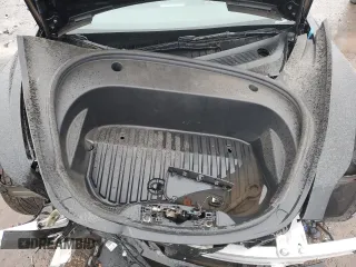 2022 Tesla Model 3 z VIN 5YJ3E1EA3NF288398, wystawiony jako Copart lot #50252735 z przebiegiem 89 968 mil mil oraz Szkoda całkowita • Salvage title. Historia ofert i sprzedaży dostępna na DreamBid. Obrazek 11.