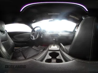 2014 Chevrolet Camaro LT z VIN 2G1FC1E39E9245413, wystawiony jako IAAI lot #42080811 z przebiegiem 88 584 mil mil oraz . Historia ofert i sprzedaży dostępna na DreamBid. Obrazek 18.