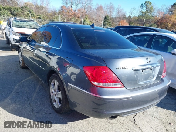 2005 Acura RL z VIN JH4KB16525C019908, wystawiony jako IAAI lot #41106944 z przebiegiem 203 359 mil mil oraz . Historia ofert i sprzedaży dostępna na DreamBid. Obrazek 3.