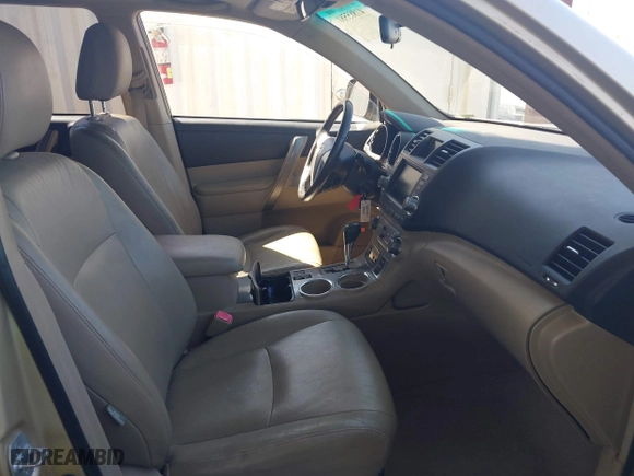 2008 Toyota Highlander Sport with VIN JTEDS43AX82060595, listed as a IAAI auction lot 41885581 with 209,600 mi miles. Bid and sale history available at carsss.com. Image 5.
