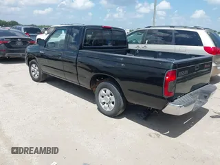 2000 Nissan Frontier XE z VIN 1N6DD26S7YC359637, wystawiony jako IAAI lot #42752725 z przebiegiem 340 199 mil mil oraz . Historia ofert i sprzedaży dostępna na DreamBid. Obrazek 3.