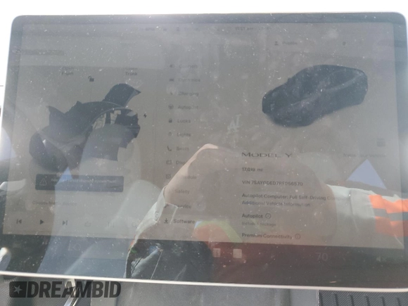 2024 Tesla Model Y z VIN 7SAYGDED7RF056570, wystawiony jako Copart lot #55097125 z przebiegiem 17 019 mil mil oraz Szkoda całkowita • Salvage title. Historia ofert i sprzedaży dostępna na DreamBid. Obrazek 9.