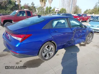 2023 Hyundai Elantra SEL z VIN KMHLS4AG4PU483002, wystawiony jako IAAI lot #41838930 z przebiegiem 7 501 mil mil oraz . Historia ofert i sprzedaży dostępna na DreamBid. Obrazek 4.