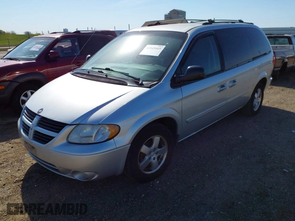 2005 Dodge Caravan SXT with VIN 2D8GP44L75R432427, listed as a IAAI auction lot 42049469 with 129,557 mi miles and . Bid and sale history available at DreamBid. Image 2.