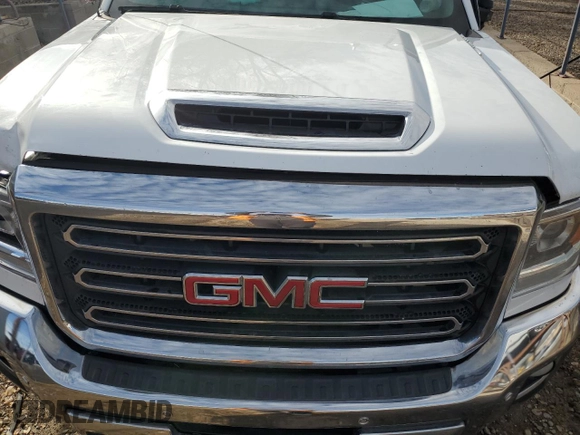 2018 GMC Sierra 2500HD SLT with VIN 1GT12TEY3JF104544, listed as a Copart auction lot 84002454 with 0 mi miles and Salvage Title. Bid and sale history available at carsss.com. Image 12.