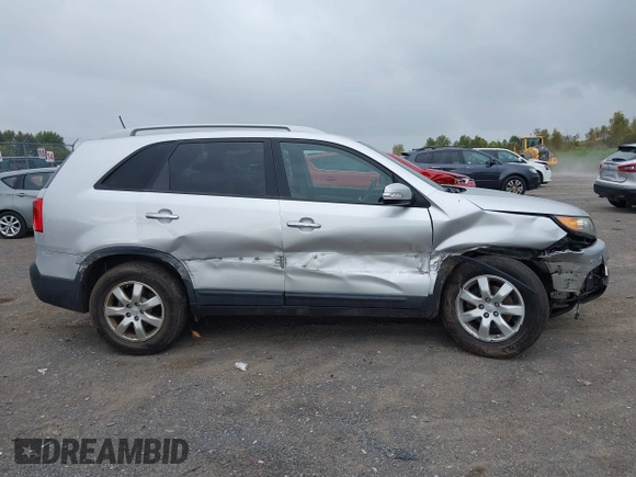 2011 Kia Sorento LX with VIN 5XYKT3A14BG050650, listed as a IAAI auction lot 40529423 with 53,301 mi miles. Bid and sale history available at carsss.com. Image 6.
