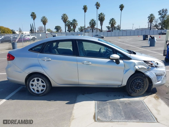 2013 Ford Fiesta S with VIN 3FADP4AJ9DM226798, listed as a IAAI auction lot 41775922 with 85,204 mi miles. Bid and sale history available at carsss.com. Image 13.