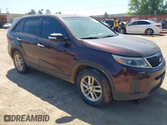 2015 Kia Sorento LX with VIN 5XYKT3A68FG619839, listed as a IAAI auction lot 42049866 with 215,471 mi miles. Bid and sale history available at carsss.com. Image 1.