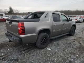 2009 Chevrolet Avalanche LT w/2LT with VIN 3GNFK22069G219929, listed as a Copart auction lot 82619804 with 189,811 mi miles and Salvage Title. Bid and sale history available at carsss.com. Image 3.