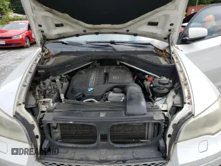 2014 BMW X6 xDrive35i z VIN 5UXFG2C5XE0C43042, wystawiony jako Copart lot #56151565 z przebiegiem Nie podano mil oraz Tytuł czysty. Historia ofert i sprzedaży dostępna na DreamBid. Obrazek 12.