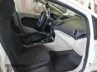 2013 Ford Fiesta S z VIN 3FADP4TJ2DM215185, wystawiony jako IAAI lot #42365480 z przebiegiem 193 072 mil mil oraz . Historia ofert i sprzedaży dostępna na DreamBid. Obrazek 5.