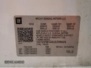 2018 GMC Sierra 2500HD SLE z VIN 1GT22SEG0JZ239825, wystawiony jako Copart lot #50648115 z przebiegiem 77 851 mil mil oraz Szkody całkowita. Historia ofert i sprzedaży dostępna na DreamBid. Obrazek 12.