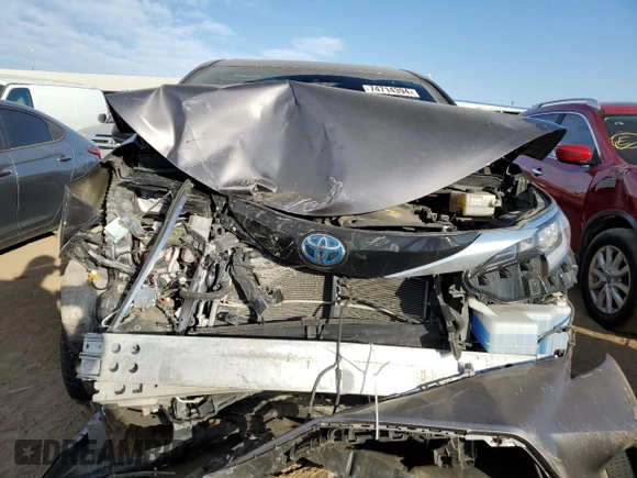 2021 Toyota Sienna XSE with VIN 5TDXSKFC8MS039072, listed as a Copart auction lot 74714394 with 41,670 mi miles and Salvage Title. Bid and sale history available at carsss.com. Image 5.
