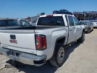 2017 GMC Sierra 1500 SLT z VIN 3GTU2NEC9HG506851, wystawiony jako IAAI lot #42160982 z przebiegiem 188 220 mil mil oraz . Historia ofert i sprzedaży dostępna na DreamBid. Obrazek 4.