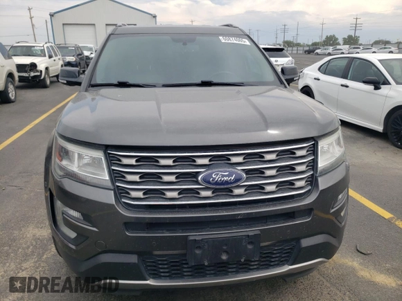 2017 Ford Explorer XLT z VIN 1FM5K8D88HGA60086, wystawiony jako Copart lot #60874065 z przebiegiem 89 286 mil mil oraz Szkoda całkowita • Salvage title. Historia ofert i sprzedaży dostępna na DreamBid. Obrazek 5.