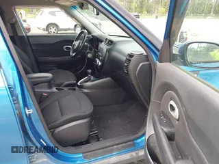 2016 Kia Soul + z VIN KNDJP3A5XG7352628, wystawiony jako IAAI lot #42441945 z przebiegiem 107 522 mil mil oraz . Historia ofert i sprzedaży dostępna na DreamBid. Obrazek 5.