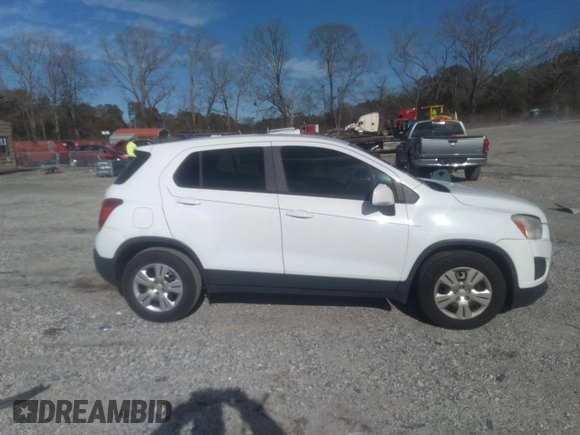 2015 Chevrolet Trax LS with VIN KL7CJKSB6FB085330, listed as a IAAI auction lot 41650191 with 81,830 mi miles. Bid and sale history available at carsss.com. Image 13.