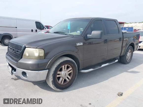 2006 Ford F-150 XLT with VIN 1FTPW12536KB75576, listed as a IAAI auction lot 42136498 with 165,337 mi miles. Bid and sale history available at carsss.com. Image 2.