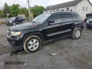 2011 Jeep Grand Cherokee Laredo z VIN 1J4RR4GG5BC609569, wystawiony jako Copart lot #55701055 z przebiegiem 234 116 mil mil oraz Czysty tytuł • Clean title. Historia ofert i sprzedaży dostępna na DreamBid. Obrazek 1.