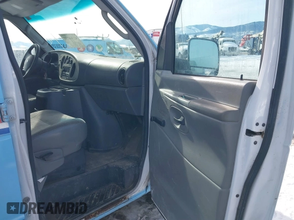 2004 Ford Econoline Cargo with VIN 1FTRE14W24HA72208, listed as a IAAI auction lot 41566737 with 95,391 mi miles. Bid and sale history available at carsss.com. Image 5.