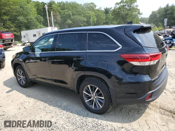 2017 Toyota Highlander XLE with VIN 5TDJZRFH9HS461668, listed as a Copart auction lot 60532375 with 82,923 mi miles and Salvage title. Bid and sale history available at DreamBid. Image 2.