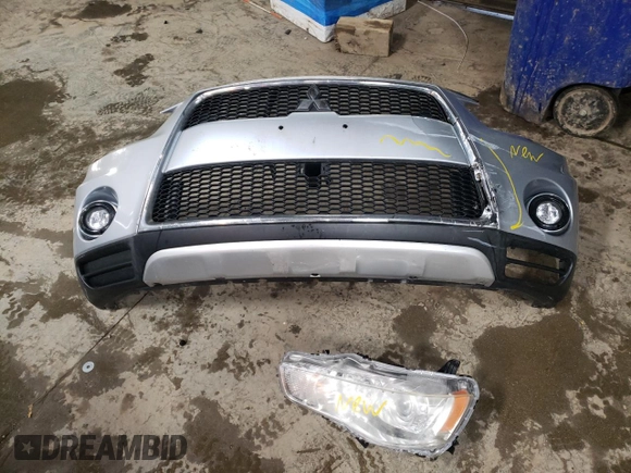2010 Mitsubishi Outlander XLS z VIN JA4JT4AX9AZ002688, wystawiony jako Copart lot #51173605 z przebiegiem 162 147 mil mil oraz Szkoda całkowita • Salvage title. Historia ofert i sprzedaży dostępna na DreamBid. Obrazek 12.