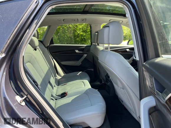 2018 Audi Q5 Premium Plus with VIN WA1BNAFY8J2224078, listed as a Copart auction lot 49010615 with 33,307 mi miles and Salvage Title. Bid and sale history available at carsss.com. Image 6.