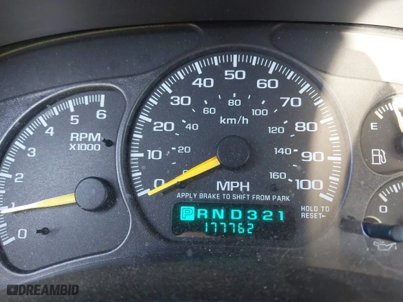 2000 Chevrolet Silverado 1500 LS with VIN 2GCEC19T6Y1319371, listed as a IAAI auction lot 42056328 with 177,762 mi miles. Bid and sale history available at carsss.com. Image 7.
