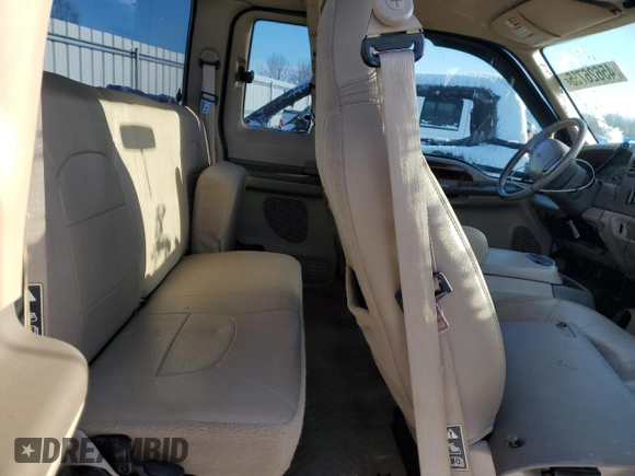 2000 Ford F-350 XL with VIN 1FTSX31F9YEB88587, listed as a Copart auction lot 45626735 with 123,973 mi miles and Salvage Title. Bid and sale history available at DreamBid. Image 10.