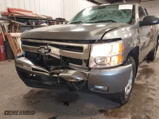 2009 Chevrolet Silverado 1500 LT with VIN 1GCEK29059Z253872, listed as a IAAI auction lot 41325279 with 45,495 mi miles. Bid and sale history available at carsss.com. Image 6.