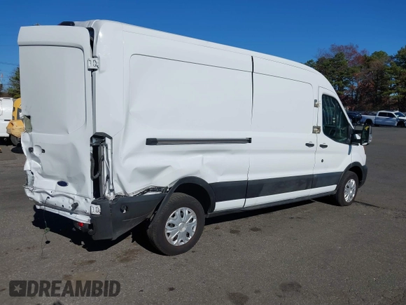 2022 Ford E-Transit Cargo with VIN 1FTBW9CK0NKA50238, listed as a IAAI auction lot 40785590 with 38,944 mi miles. Bid and sale history available at carsss.com. Image 4.