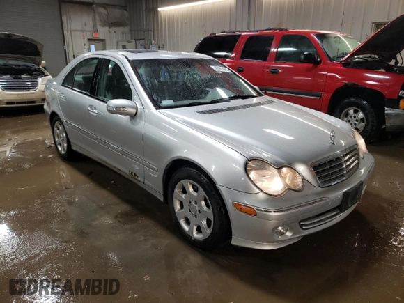 2005 Mercedes-Benz C 320 с VIN WDBRF84J45F591847, выставлен на аукционе Copart как лот 47051965 с пробегом 169 885 миль миль и Списание • Salvage title. История ставок и продаж доступна на DreamBid. Изображение 4.